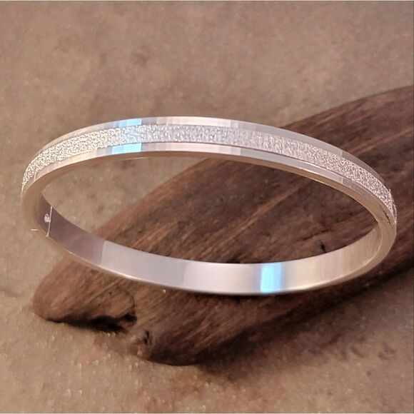 New 18k White Gold Plated Stardust Hinge Bangle Bracelet - Picture 1 of 11